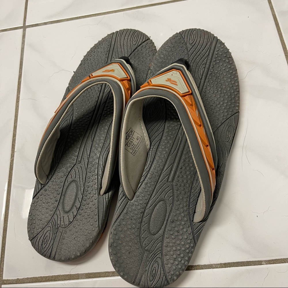 G-Pigeon mens slippers (euro 40/us9)
